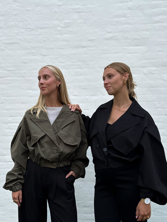 Elara kort Trenchcoat