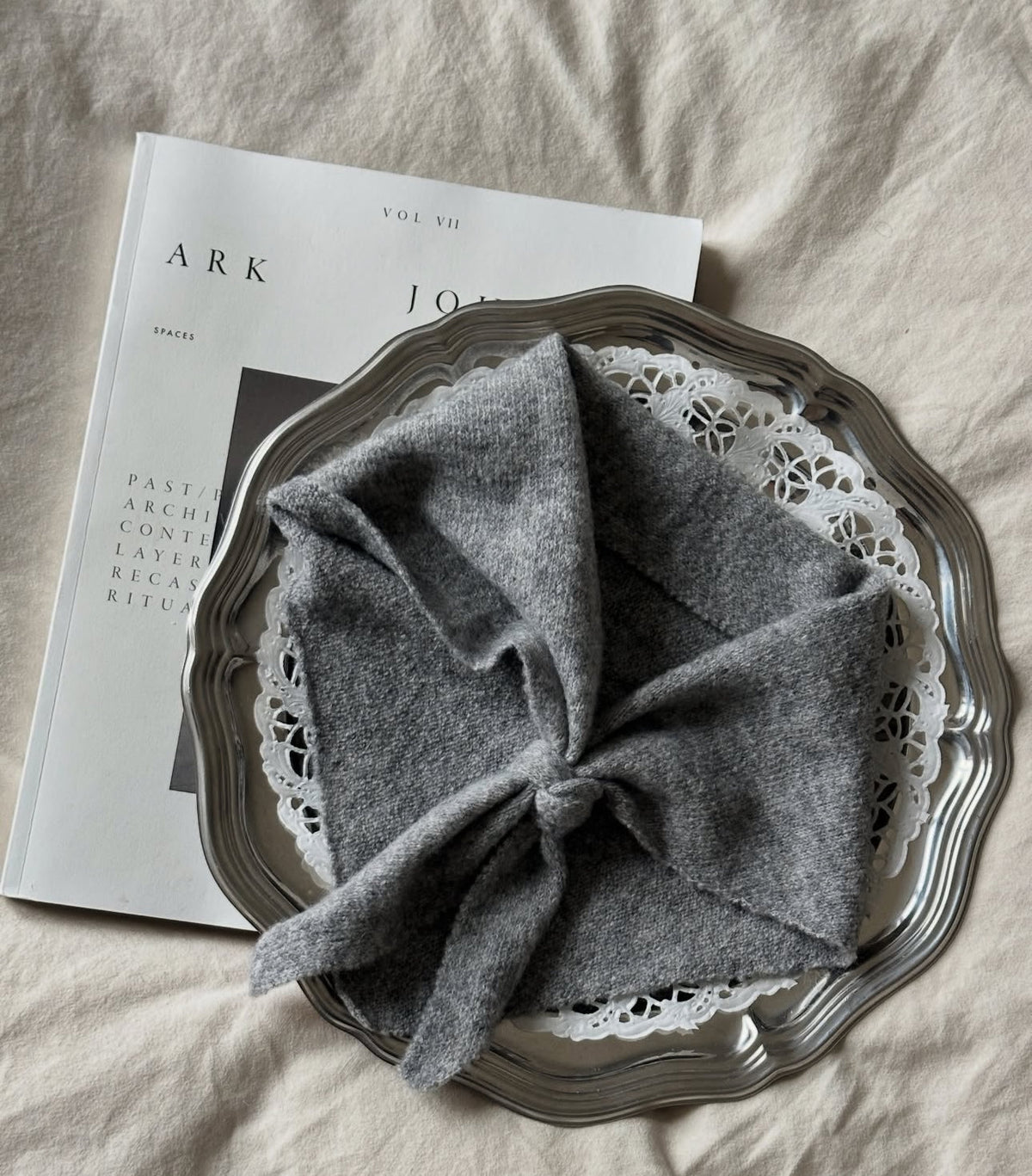 Naia scarf helfarvet