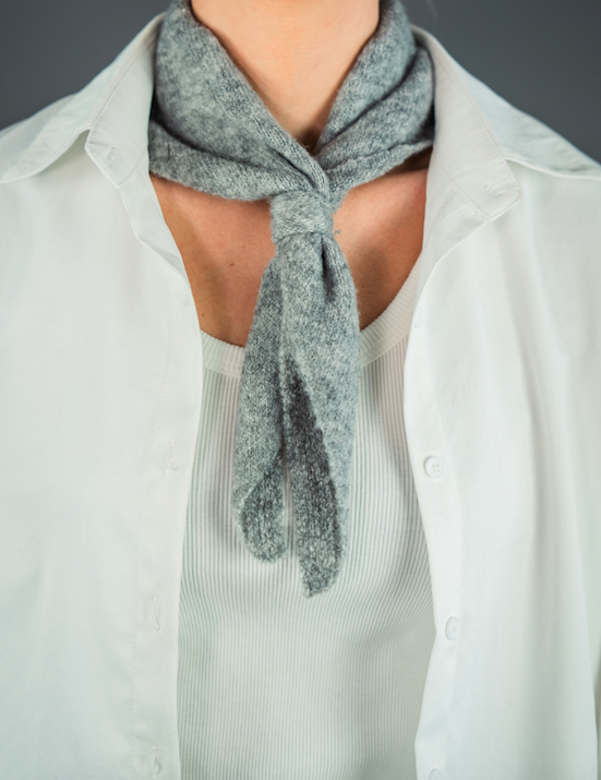 Naia scarf helfarvet