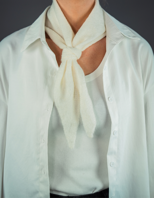 Naia scarf helfarvet