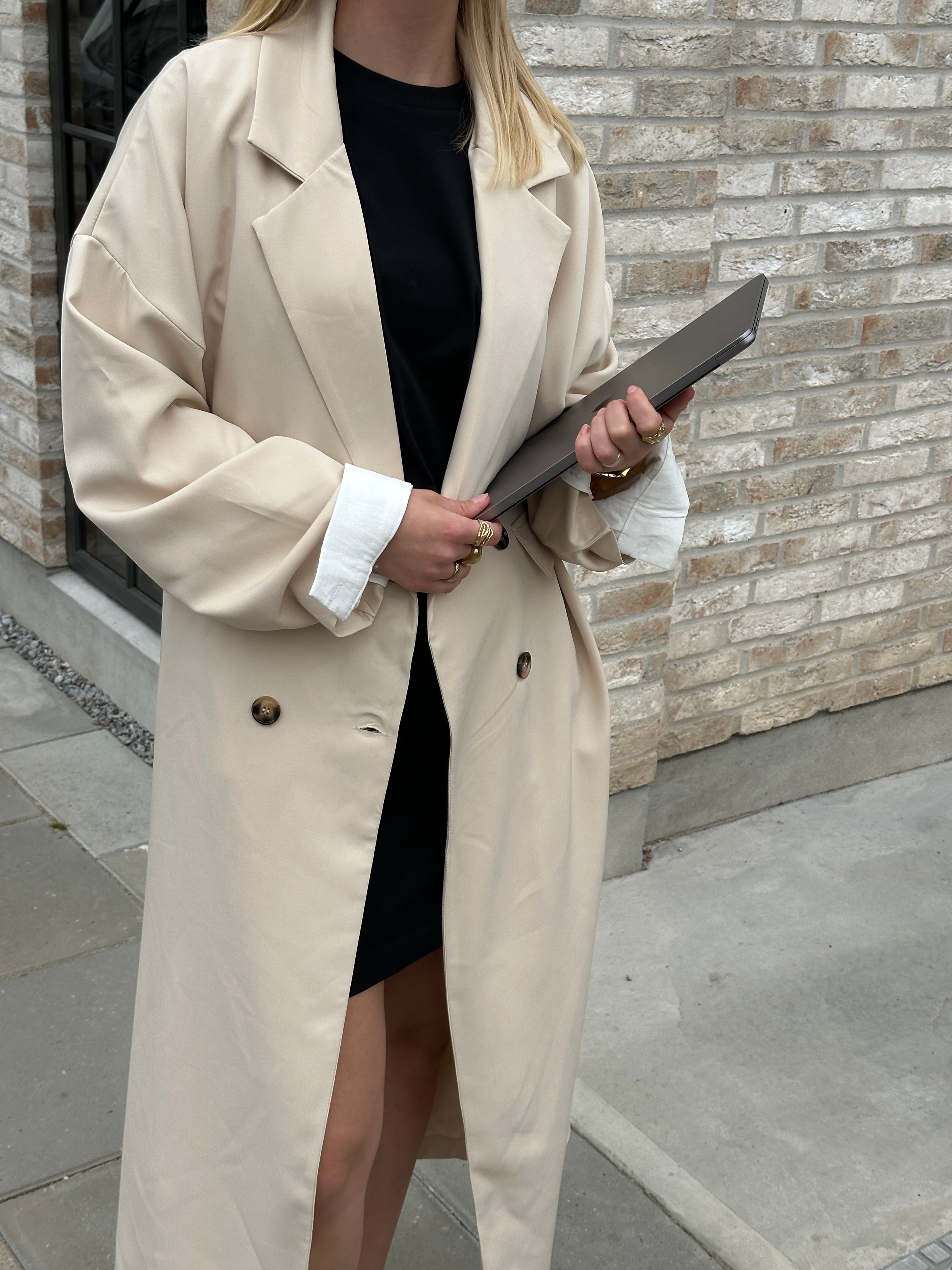 Yra Trenchcoat